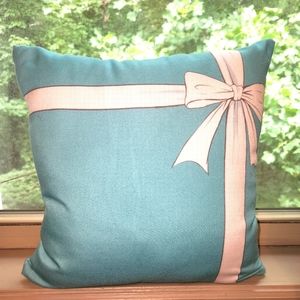 Tiffany's box throw pillow
